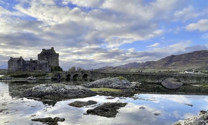 📷 The stunning Eilean Donan Castle by @palindroams - thanks for tagging us!⁠