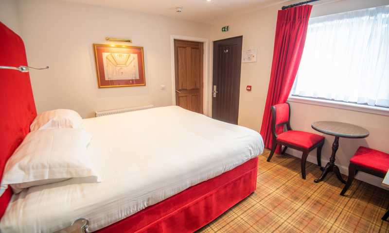 Large The Skye Inn –Rooms – Graham Niven 2021 (22)