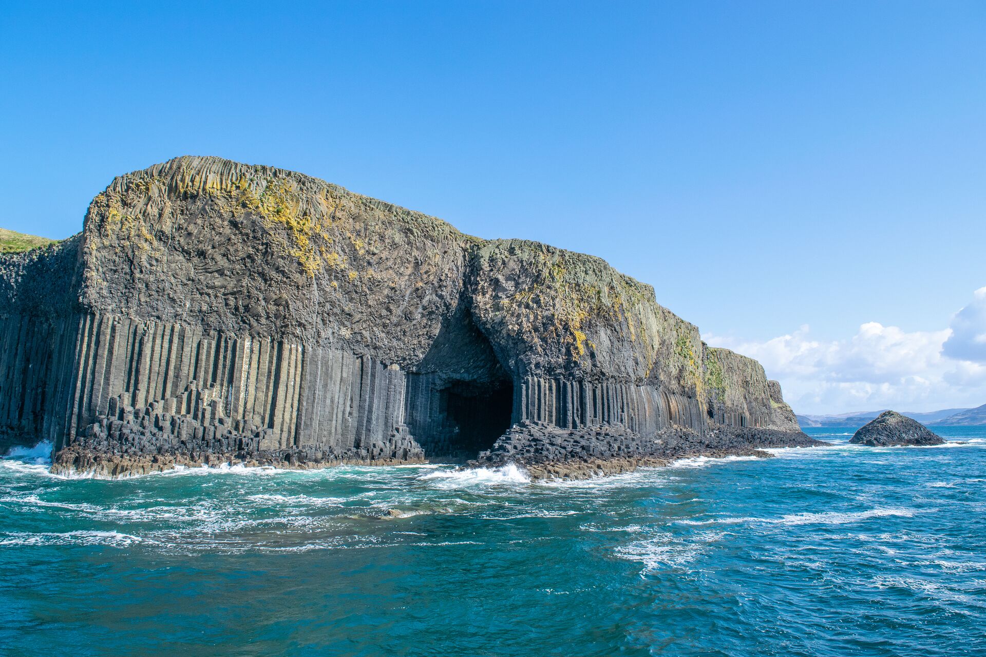 image of Highlight Wildlife Cruise to Fingal’s Cave