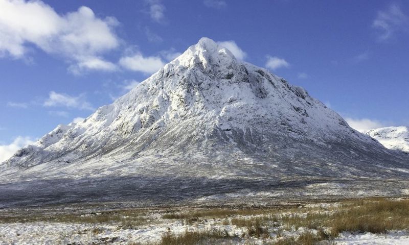 Whether you travel across the snow-capped summits of its many mountains or walk along the shores of serene lochs, winter in Scotland is full of magic.⁠ ⁠ Come aboard and experience this wonderland yourself on our 3 Day Winter Highlands & Isle of Skye tour!