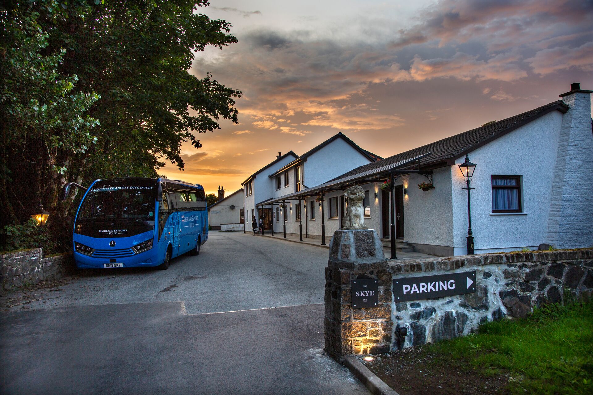 Large External Sunset With HEX Bus